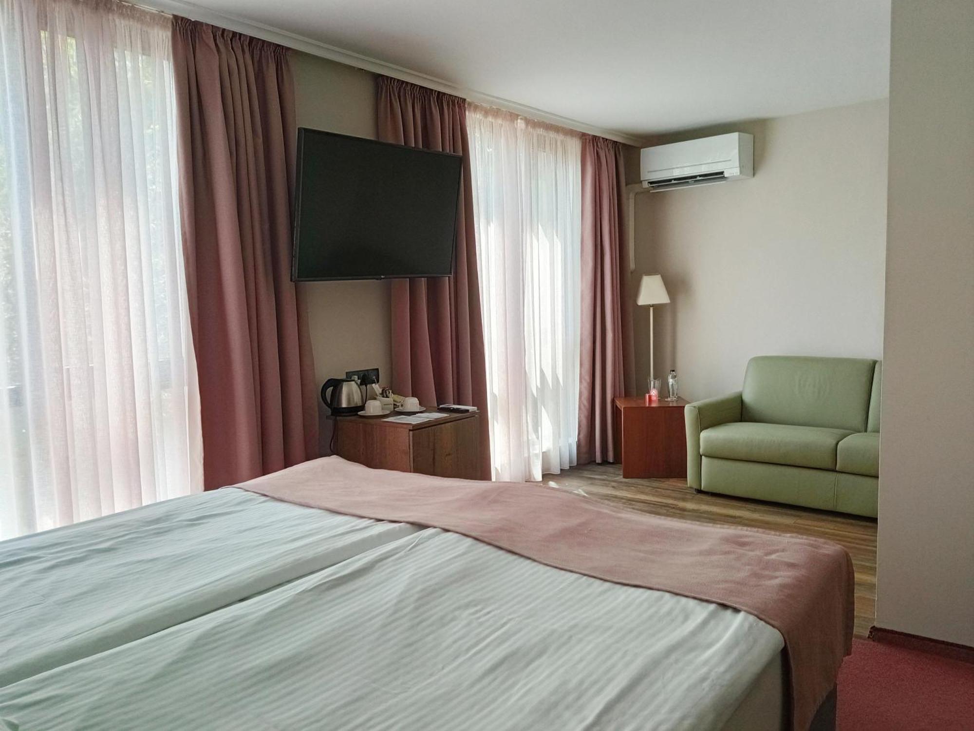 Hugo Hotel Varna Extérieur photo