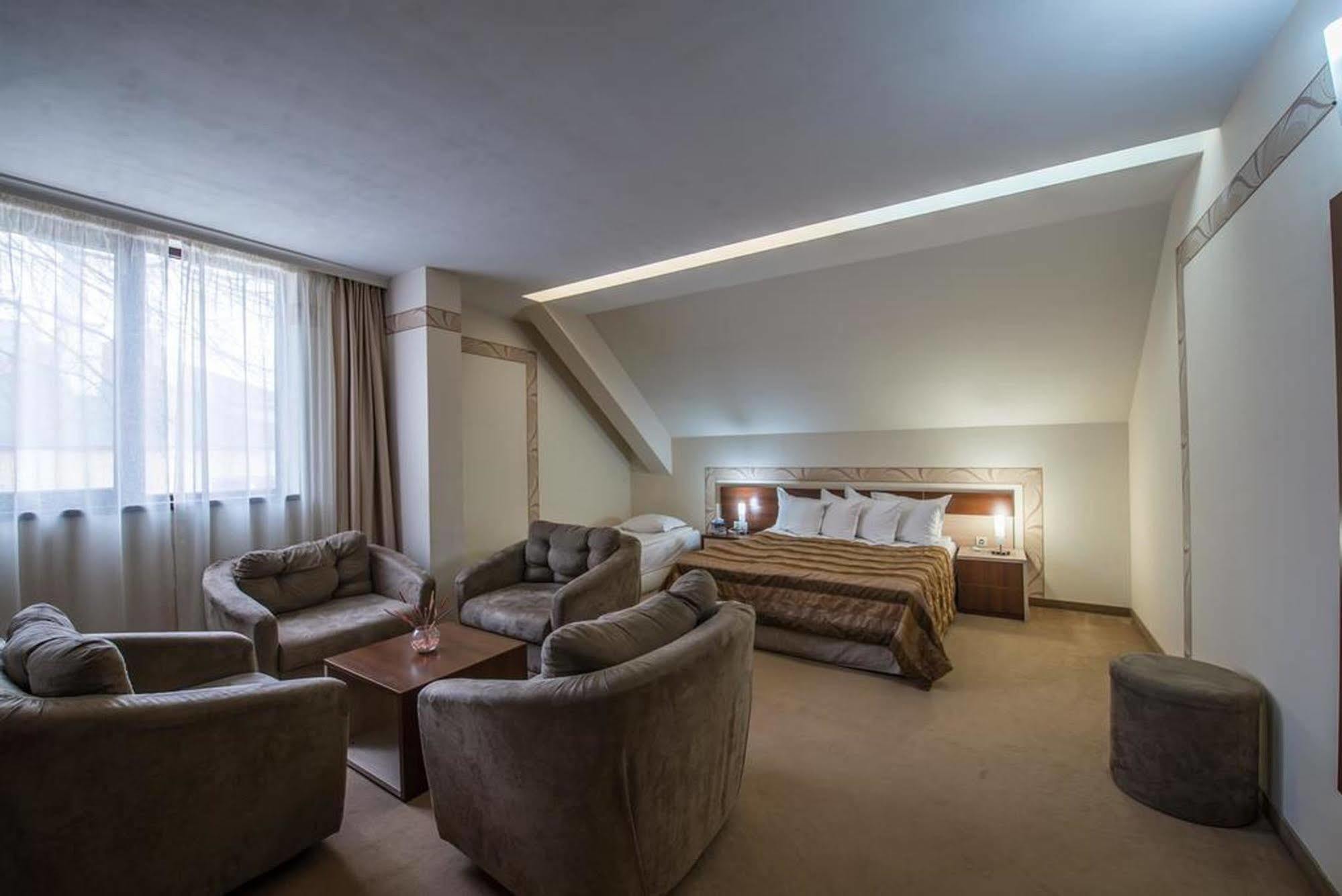 Hugo Hotel Varna Extérieur photo